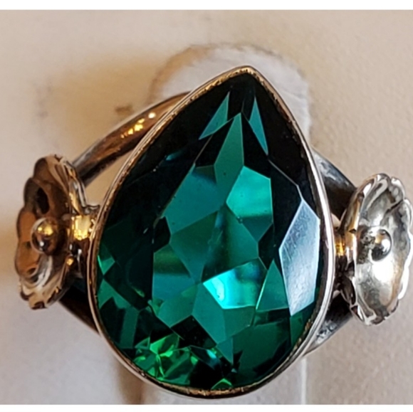 Jewelry - Genuine 7ct Apatite Ring Size 7
